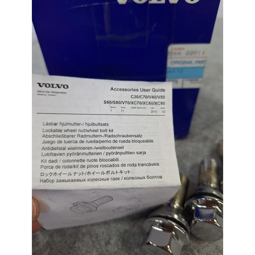 Genuine Volvo Lockable Wheel Bolt Kit 31439226  Chrome Set of 4